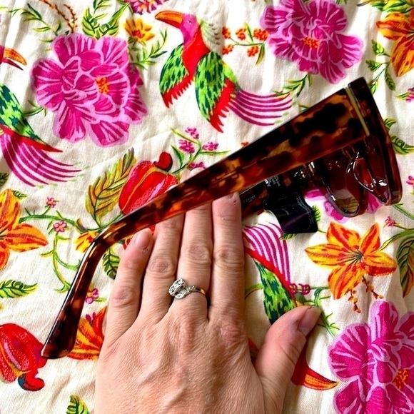 Brand New Frye Tortoise Shell Cateye Sunglasses 100% UV Lens Protection main image 12